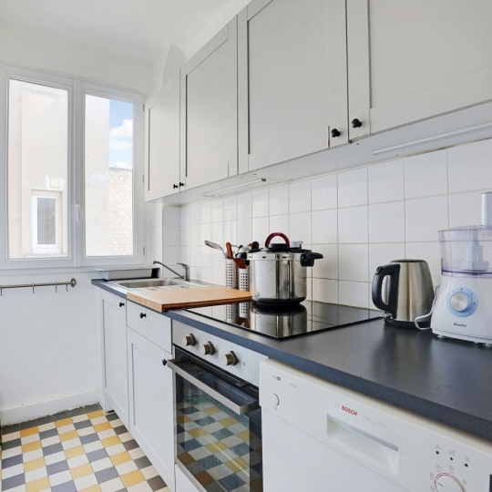  Annonces VERSAILLES : Appartement | PARIS (75015) | 78 m2 | 850 000 € 