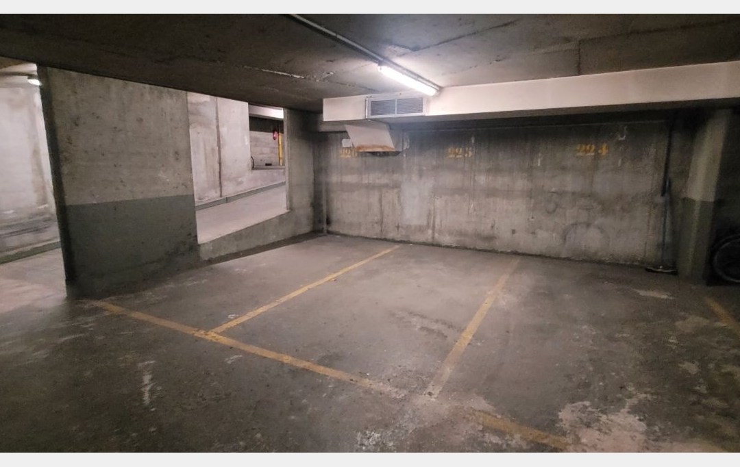 Annonces VERSAILLES : Garage / Parking | PARIS (75016) | 17 m2 | 60 000 € 