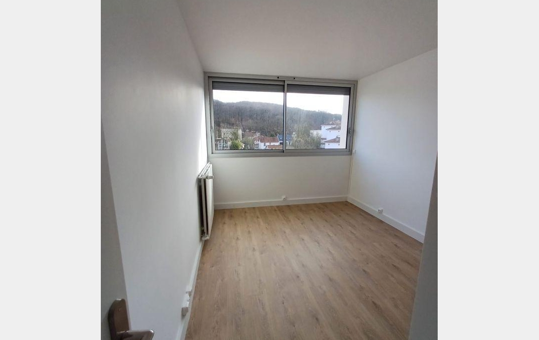 Annonces VERSAILLES : Appartement | CHAVILLE (92370) | 68 m2 | 299 000 € 